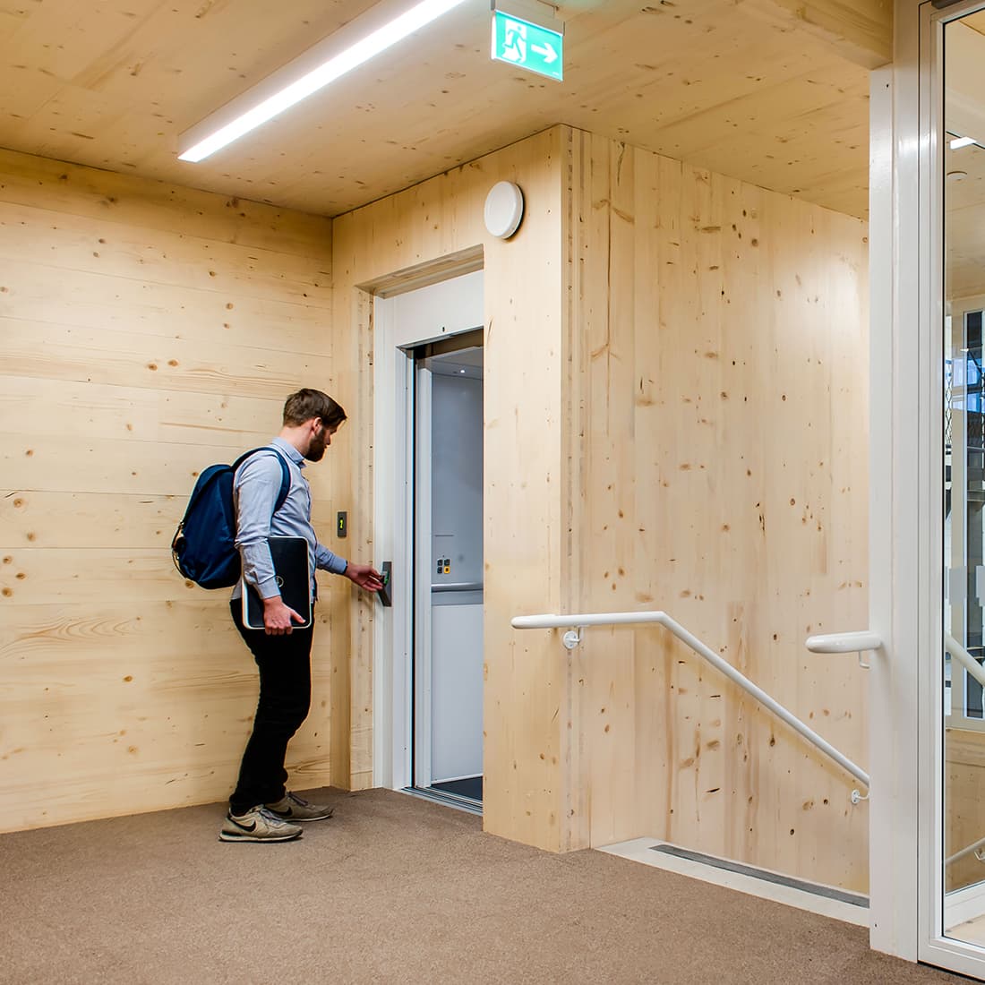 Cabin elevator in a university building