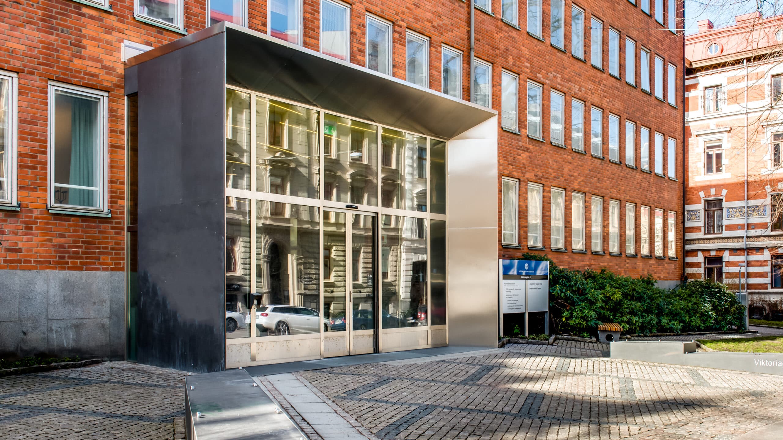 Public administration building